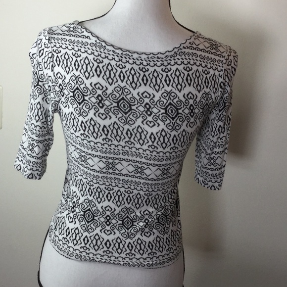 🟢AMERICAN RAG White/Black Aztec design crop top S - Picture 7 of 8